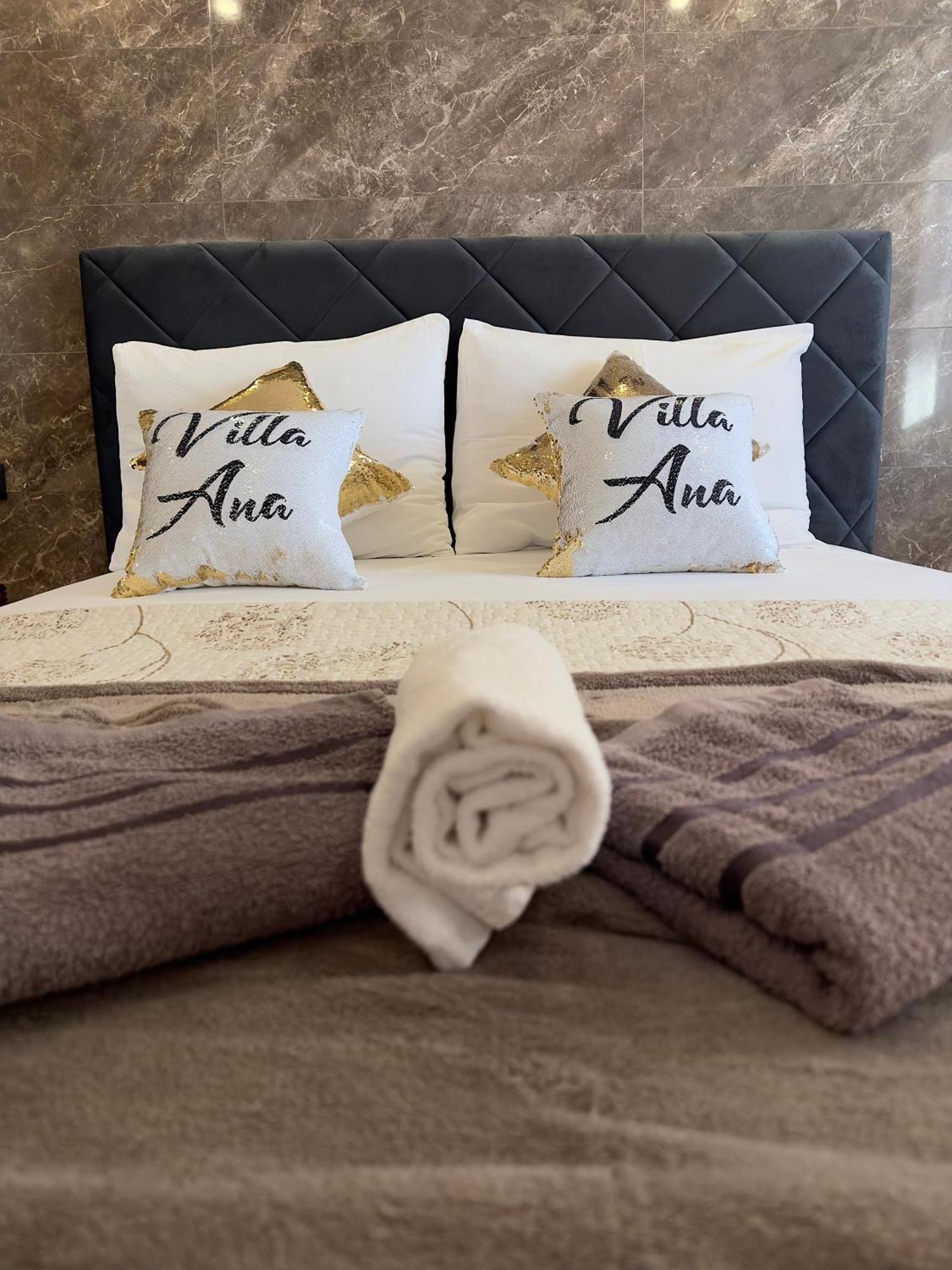 Villa Ana Kaštel Sućurac Bagian luar foto
