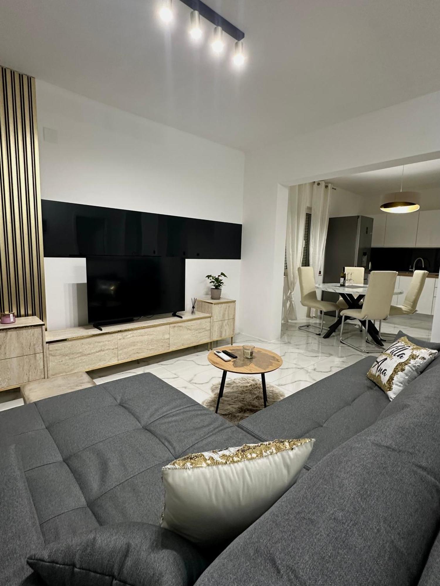Villa Ana Kaštel Sućurac Bagian luar foto
